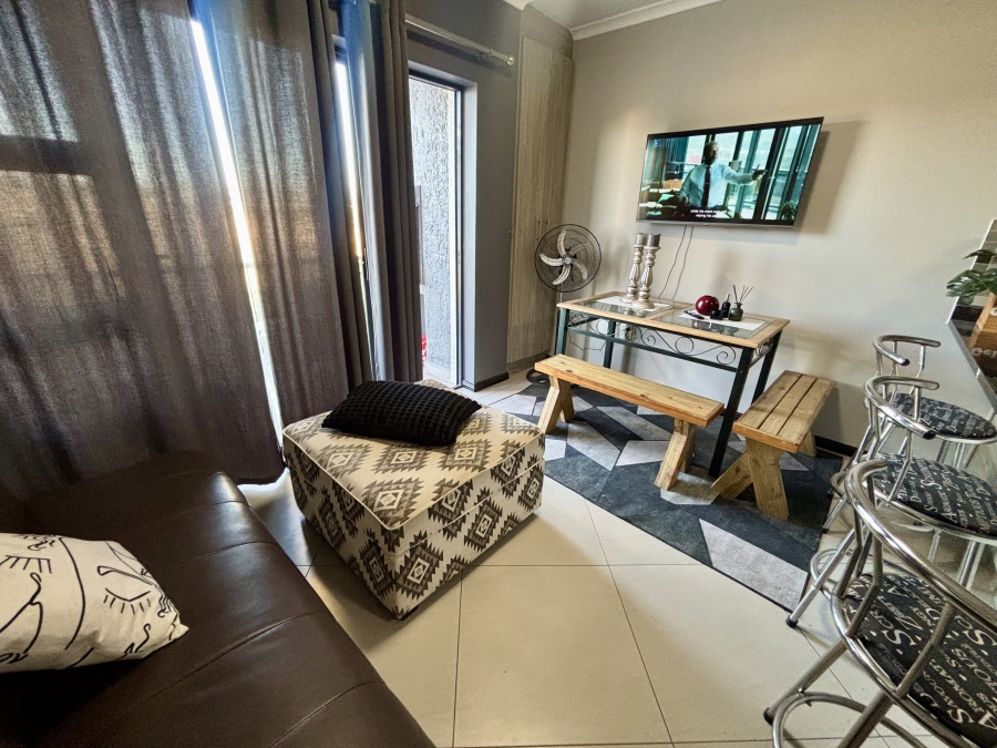To Let 2 Bedroom Property for Rent in Buh Rein Estate Western Cape